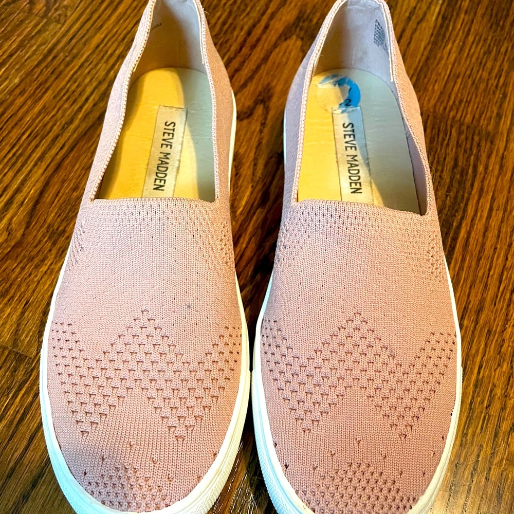 Steve Madden slip on sneakers, size 7. Only worn twice.
